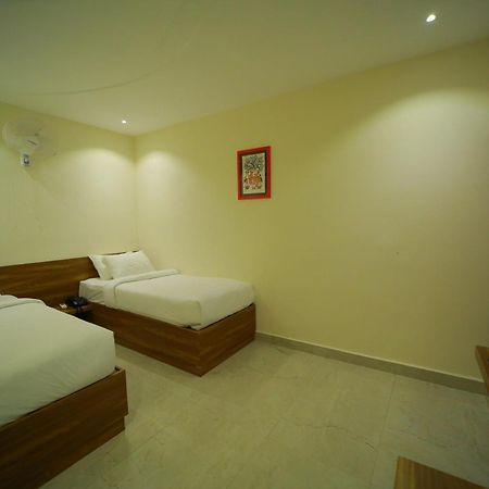Dhruv Elite And Banquets Hotel Хидерабад Екстериор снимка