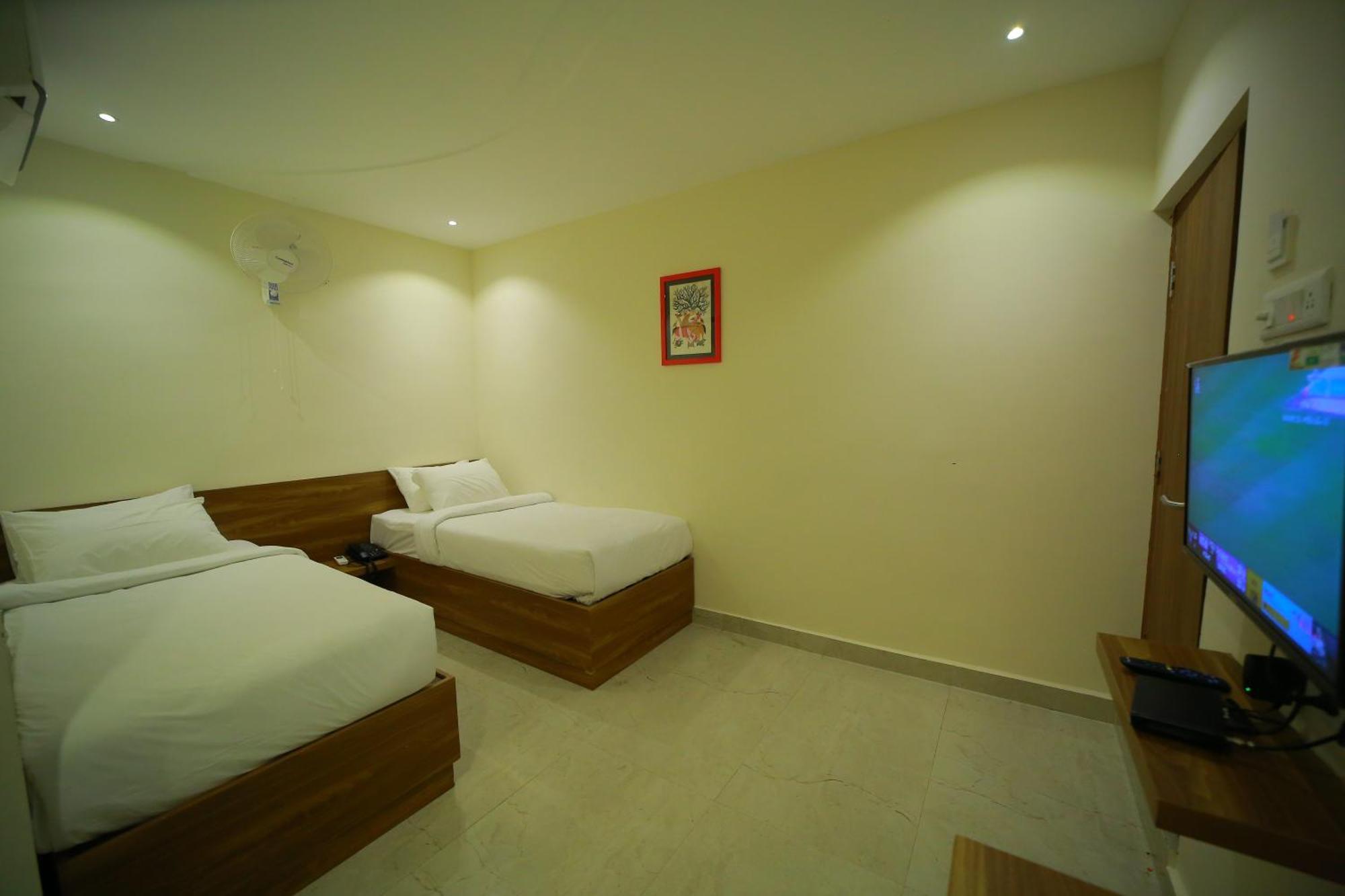 Dhruv Elite And Banquets Hotel Хидерабад Екстериор снимка